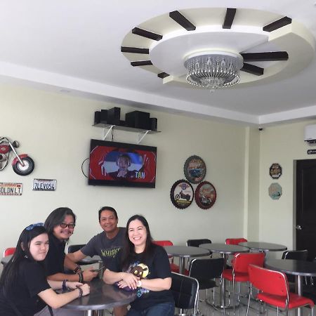 Hollywood Suites 제너럴 산토스 외부 사진