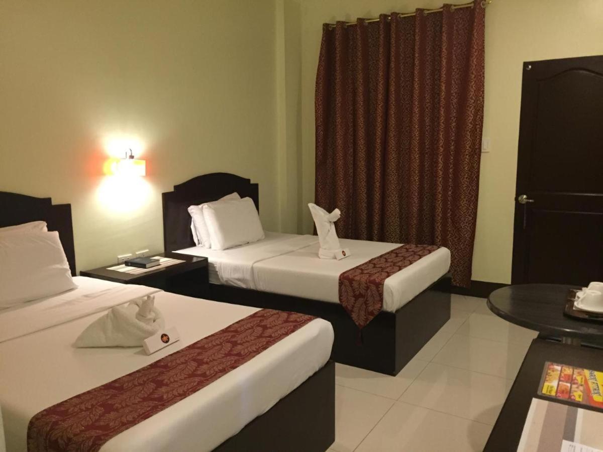 Hollywood Suites 제너럴 산토스 외부 사진