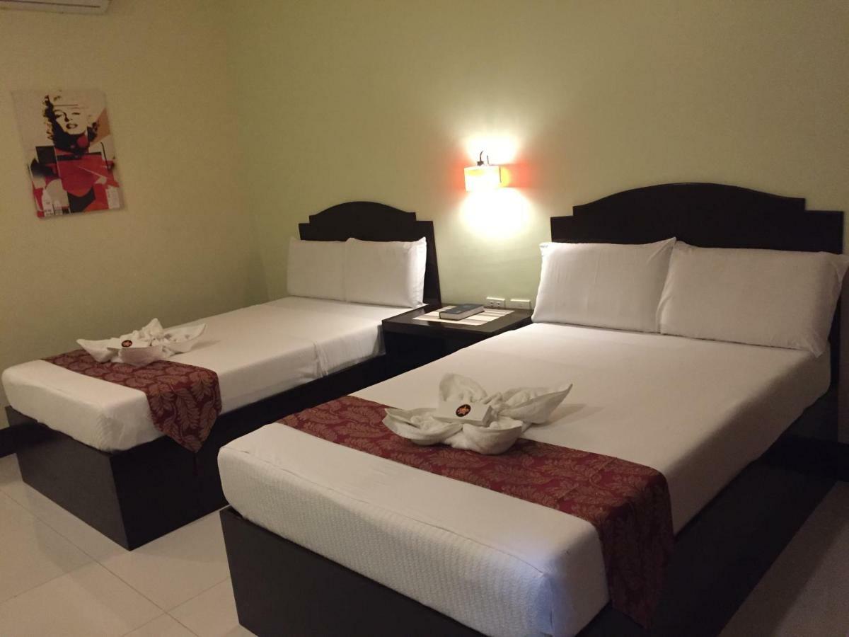 Hollywood Suites 제너럴 산토스 외부 사진