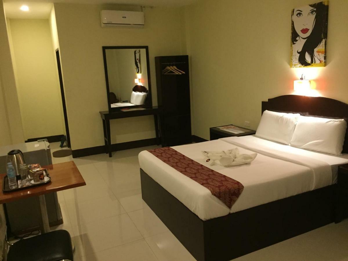 Hollywood Suites 제너럴 산토스 외부 사진