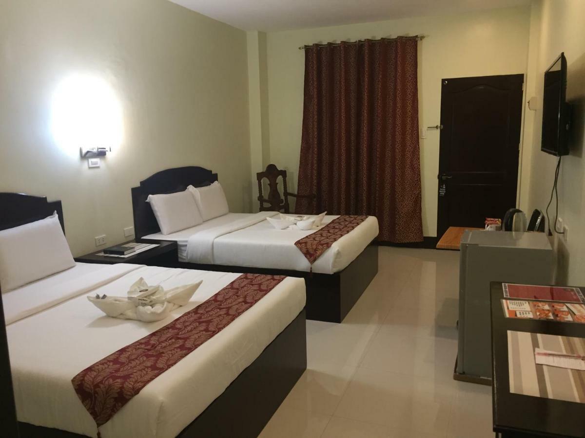 Hollywood Suites 제너럴 산토스 외부 사진