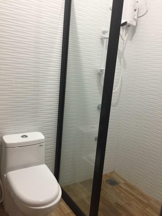 Hollywood Suites 제너럴 산토스 외부 사진
