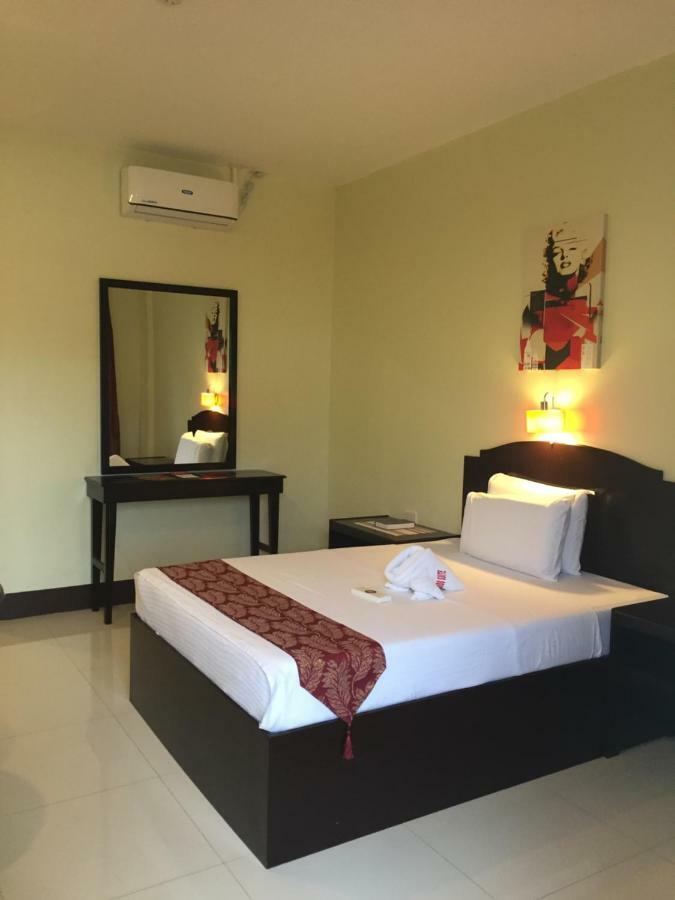 Hollywood Suites 제너럴 산토스 외부 사진