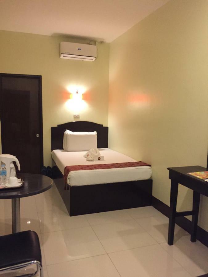 Hollywood Suites 제너럴 산토스 외부 사진