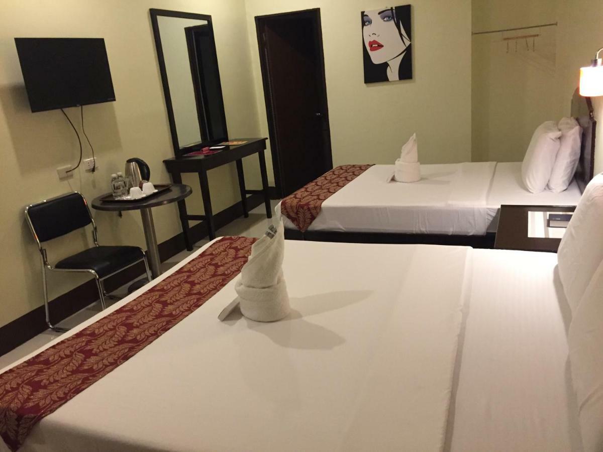 Hollywood Suites 제너럴 산토스 외부 사진