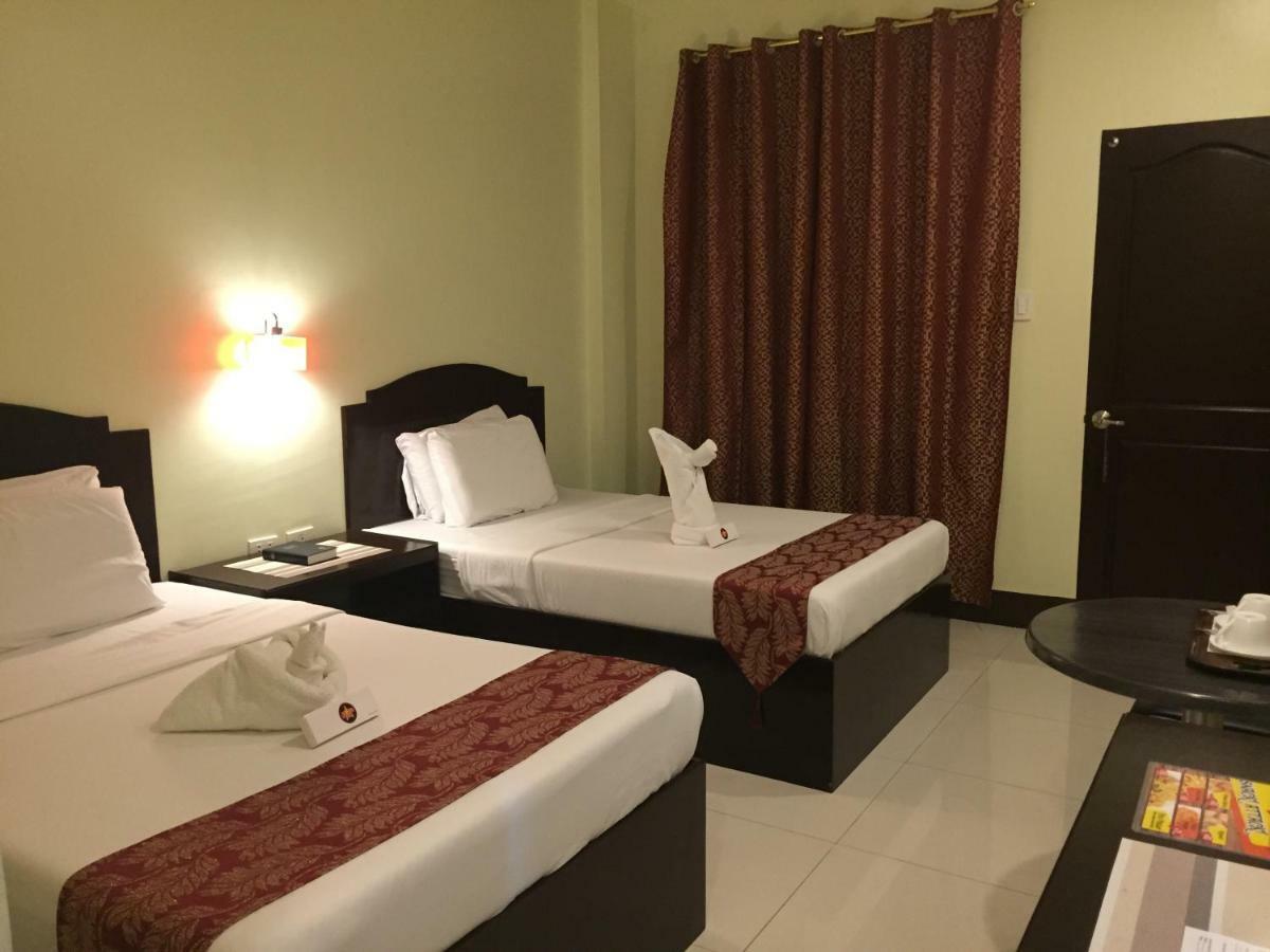 Hollywood Suites 제너럴 산토스 외부 사진