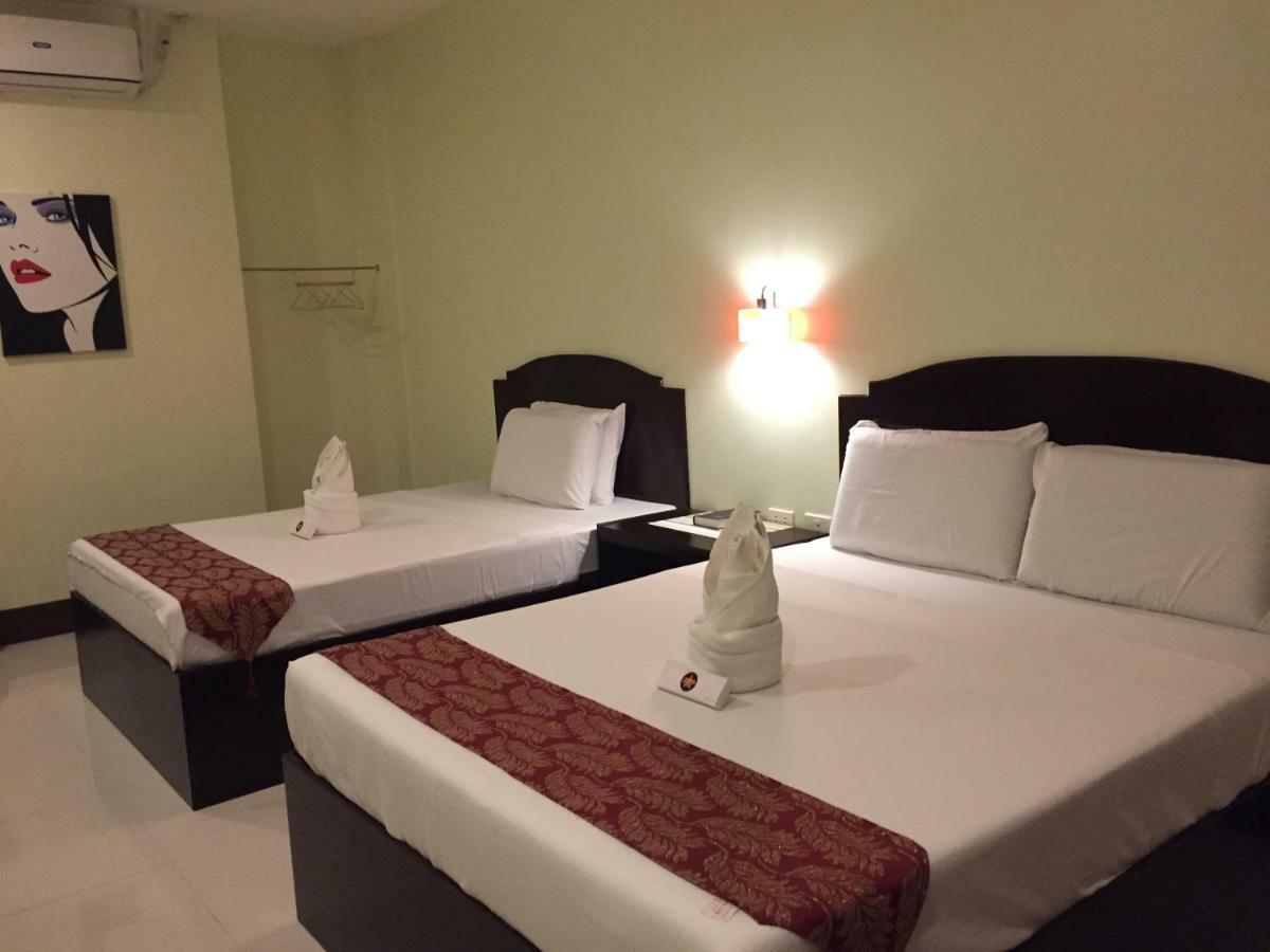 Hollywood Suites 제너럴 산토스 외부 사진