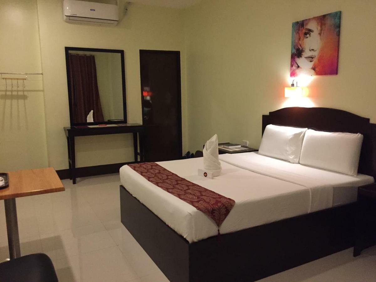 Hollywood Suites 제너럴 산토스 외부 사진