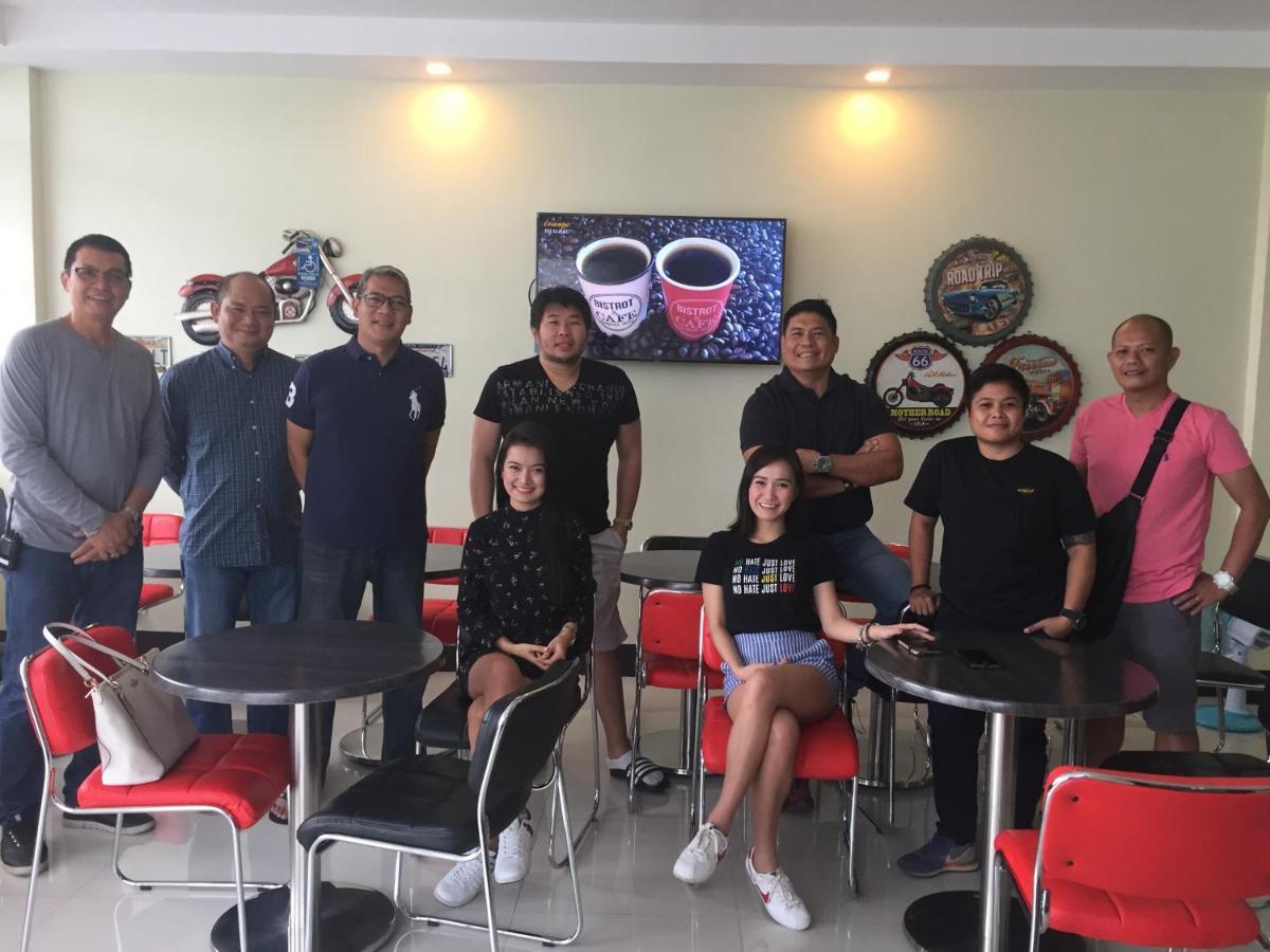 Hollywood Suites 제너럴 산토스 외부 사진